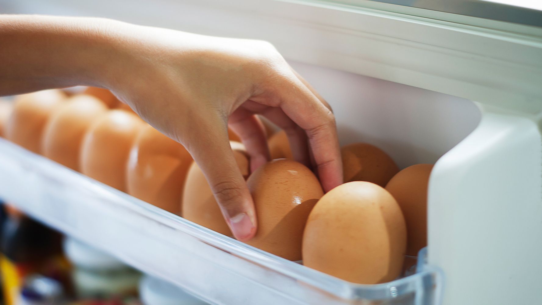When do I have to refrigerate my eggs?