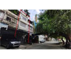 Youtube review: Commercial building for sale in Lam Luk Ka, next to
