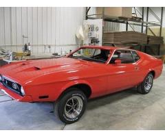 Gain all-inclusive and custom hot rod interior as stylish classic car upholstery services
